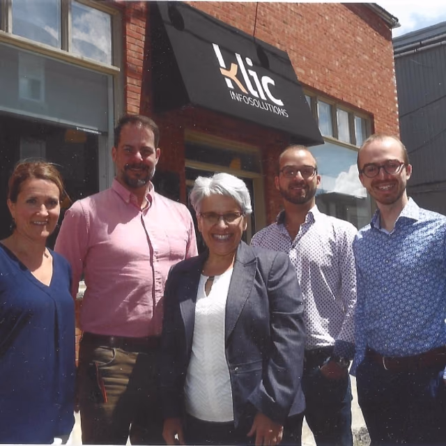 Photo de groupe avec Brigitte Sansoucy, Alexandre et Geneviève Poulin-Boulerice